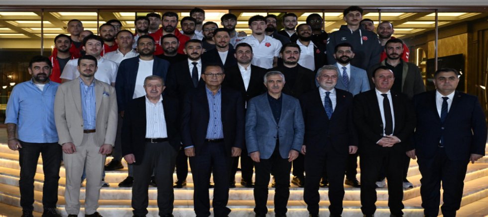 BAŞKAN GÖRGEL, “BASKETBOL TAKIMIMIZ ŞEHRİMİZİ EN GÜZEL ŞEKİLDE TEMSİL EDİYOR”