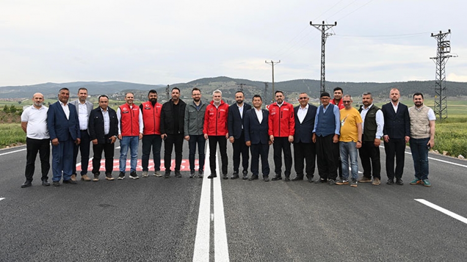 BAŞKAN GÖRGEL: “ELMALAR MAHALLESİ VE BÖLGEYE GÜÇ KATAN BİR ULAŞIM YATIRIMI OLDU”