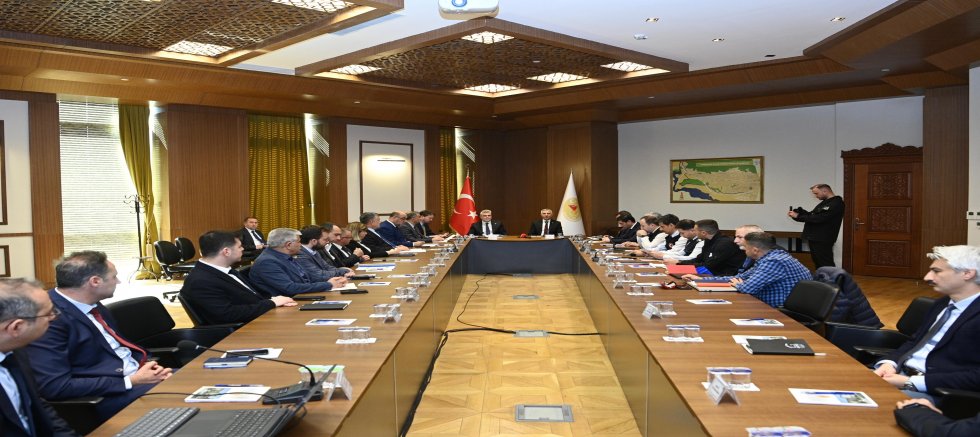 BAŞKAN GÖRGEL VE VALİ ÜNLÜER, ALTYAPI FİRMALARI İLE TOPLANTI GERÇEKLEŞTİRDİ