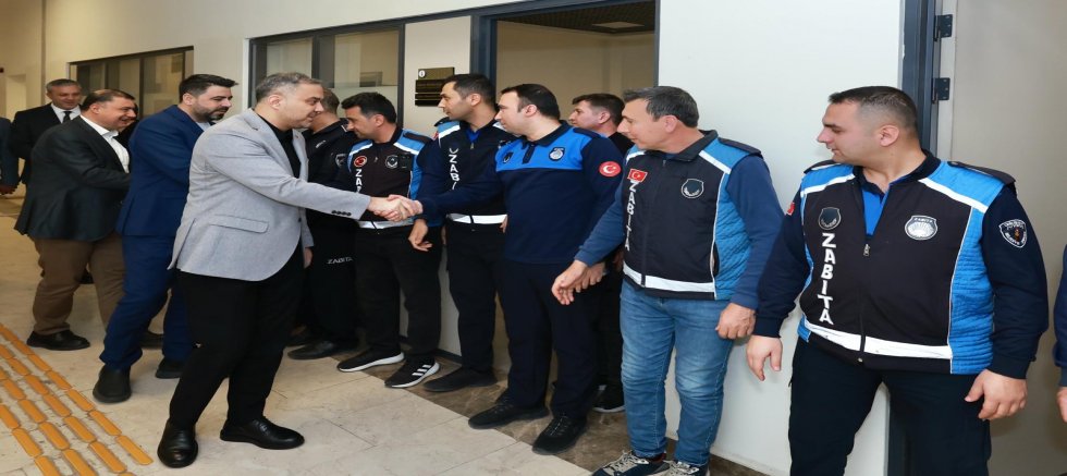 BAŞKAN TOPTAŞ, BELEDİYE PERSONELİYLE BAYRAMLAŞTI