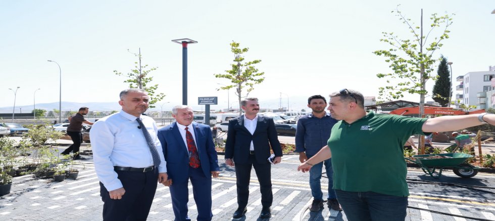 BAŞKAN TOPTAŞ, MAHALLELERİN YAŞAM KALİTESİNİ ARTIRAN PARKLARI ZİYARET ETTİ