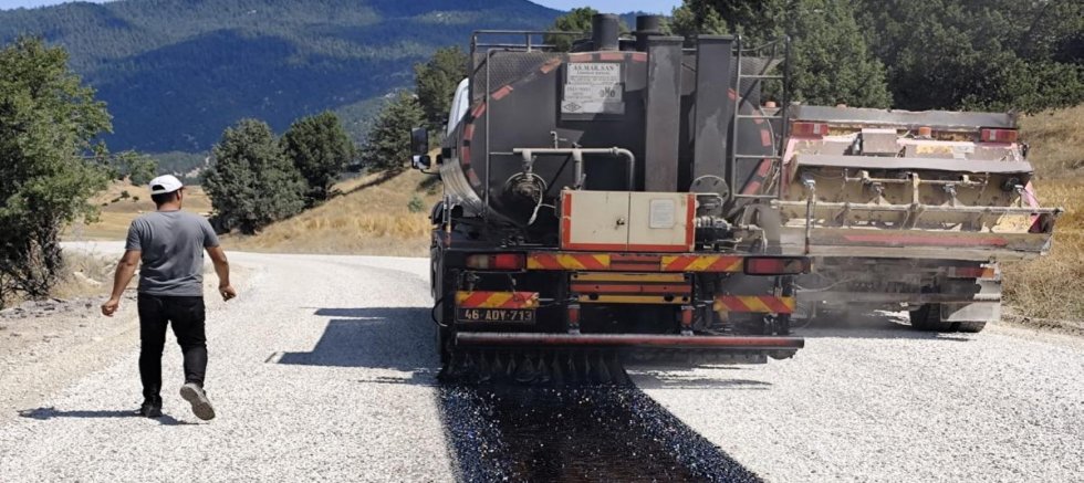 BÜYÜKŞEHİR, ANDIRIN KIRSALINDA ULAŞIM KONFORUNU ARTIRIYOR