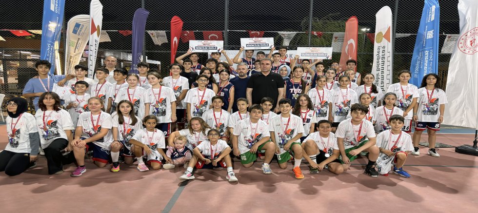 BÜYÜKŞEHİR, BASKETBOLUN YILDIZLARINI AYNI POTADA BULUŞTURDU