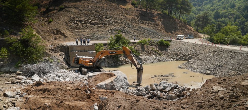BÜYÜKŞEHİR’DEN ANDIRIN’A YENİ KÖPRÜ
