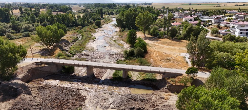 BÜYÜKŞEHİR’DEN ELBİSTAN KIRSALINDA ULAŞIMI RAHATLATACAK BİR YOL YATIRIMI DAHA