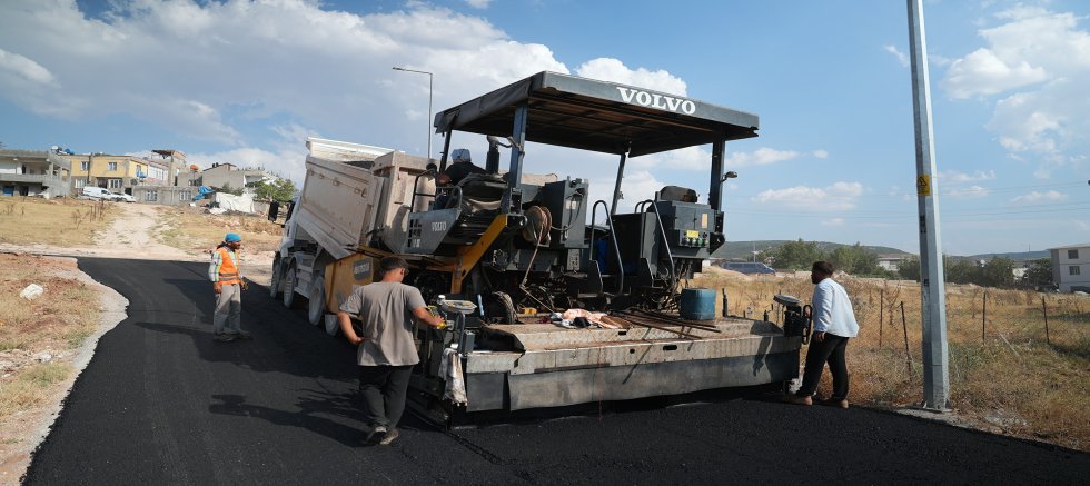 BÜYÜKŞEHİR’DEN PAZARCIK’A 150 MİLYON TL’LİK ASFALT YATIRIMI