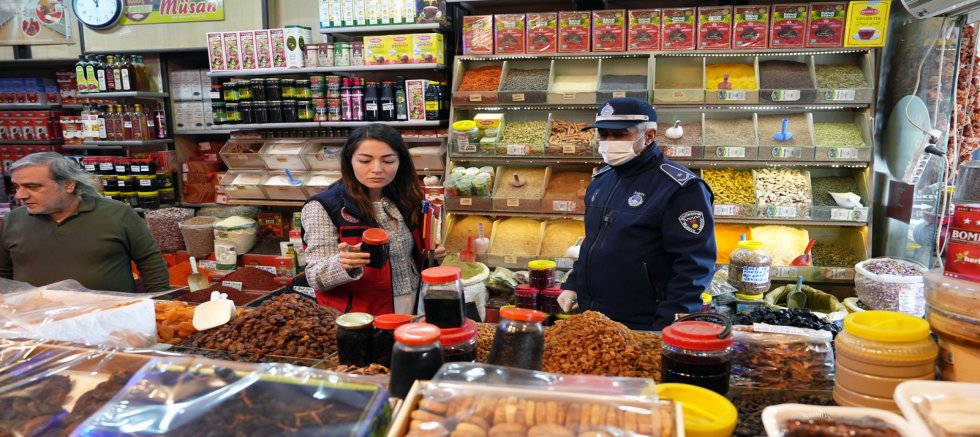 BÜYÜKŞEHİR’DEN TÜKETİCİ İÇİN NÖBET; RAFLAR, FİYATLAR VE HİJYEN MERCEK ALTINDA