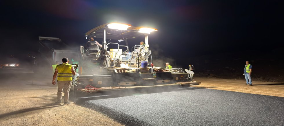 BÜYÜKŞEHİR, HASTANE YOLLARINDAKİ DÖNÜŞÜMÜNÜ GECE GÜNDÜZ SÜRDÜRÜYOR
