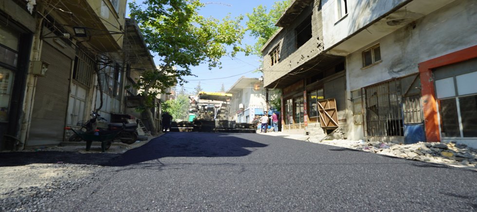 BÜYÜKŞEHİR, MENDERES MAHALLESİ’NİN ASFALTINDA SONA GELDİ