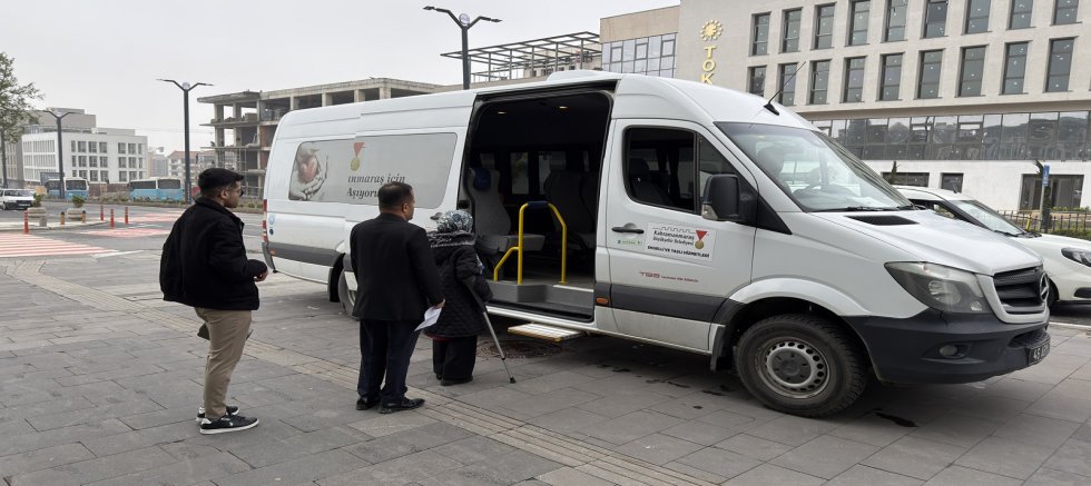  BÜYÜKŞEHİR, SINAV GÜNÜ DE ÖZEL GEREKSİNİMLİ VATANDAŞLARI YALNIZ BIRAKMADI