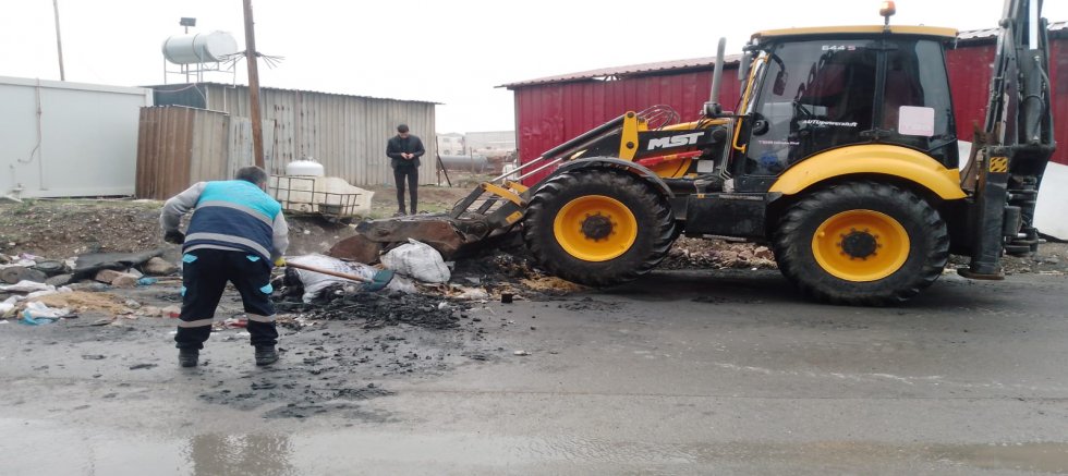 DULKADİROĞLU’NDA BAYRAM ÖNCESİ TEMİZLİK ÇALIŞMALARI HIZ KAZANDI