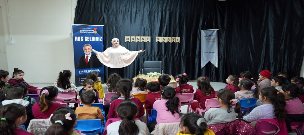 EDEBİYATIN ŞEHRİNDE MİNİKLER MASAL YOLCULUĞUNA ÇIKTI