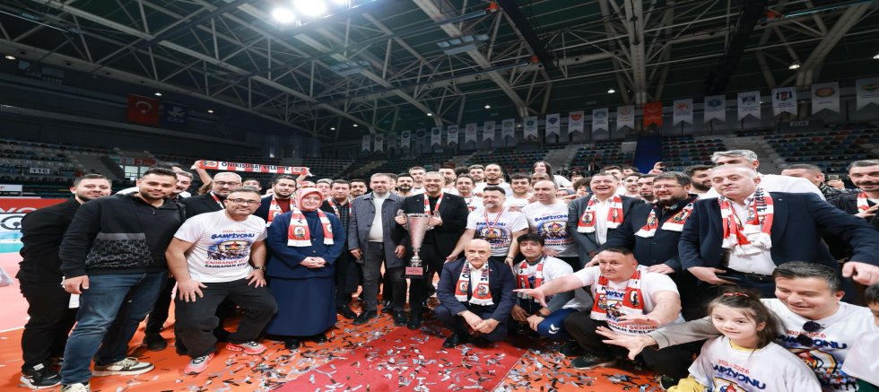 EDELER, ARTIK EFELER LİGİ’NDE! ŞAMPİYON ONİKİŞUBAT BELEDİYE SPOR KUPASINA KAVUŞTU