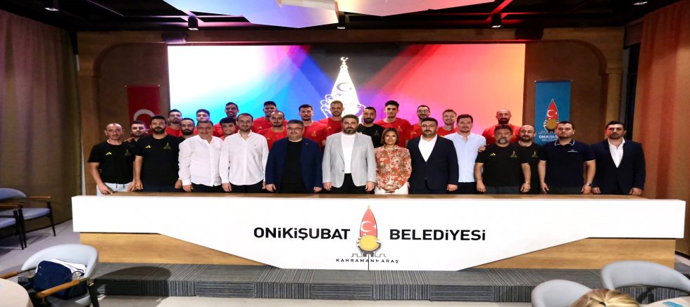 EFELER LİGİ’NDE BOY GÖSTERECEK AKEDAŞ ONİKİŞUBAT BELEDİYESPOR’DA YENİ SEZON HEYECANI