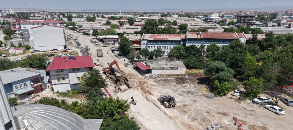 ELBİSTAN KÜÇÜK SANAYİ SİTESİ'NDE ALTYAPI GÜÇLENİYOR: KASKİ'DEN İÇMESUYU VE YAĞMURSUYU YATIRIMI