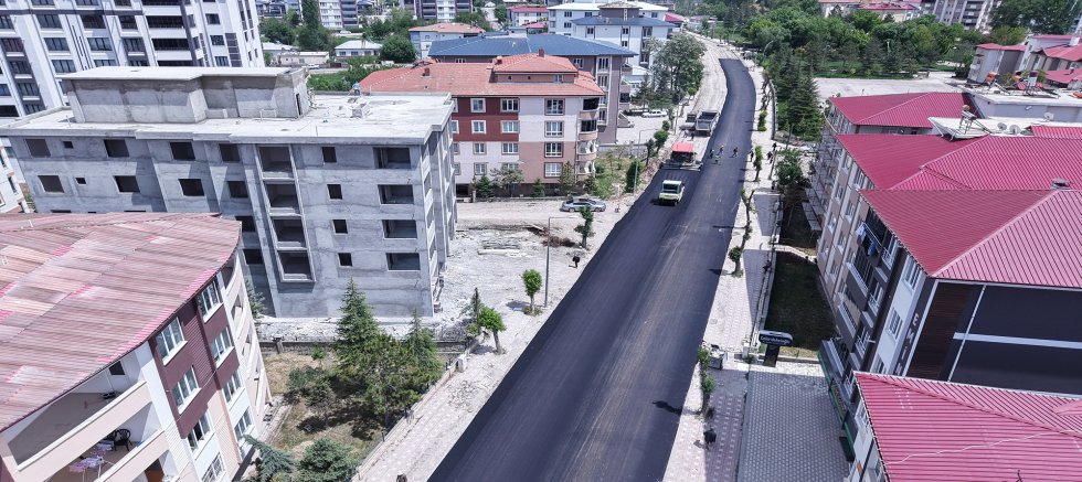 ELBİSTAN PINARBAŞI CADDESİ, ADIM ADIM YENİ YÜZÜNE KAVUŞUYOR