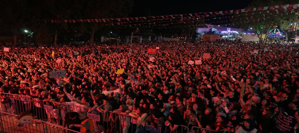 GRİPİN, AĞUSTOS FUARI’NDA MÜZİKSEVERLERE UNUTULMAZ BİR GECE YAŞATTI