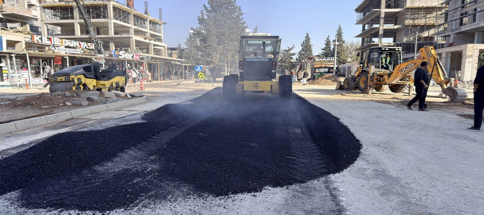 HAYDAR ALİYEV BULVARI’NDA ALTYAPININ ARDINDAN ULAŞIM KONFORU ARTIRILIYOR