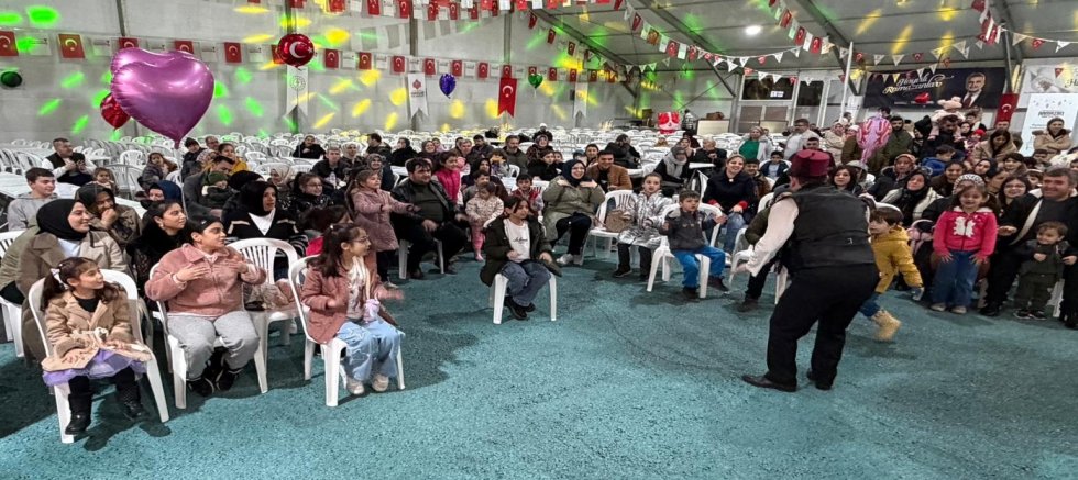 İFTAR, MEDDAH, MUSİKİ VE SOHBETLE RAMAZAN SOKAĞI’NDA UNUTULMAZ GECE