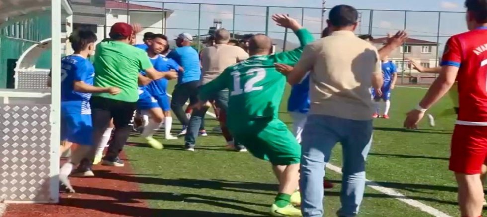 KAHRAMANMARAŞ 2. AMATÖR’DE OLAYLI FİNAL: ŞAMPİYONLUK MAÇI TATİL EDİLDİ