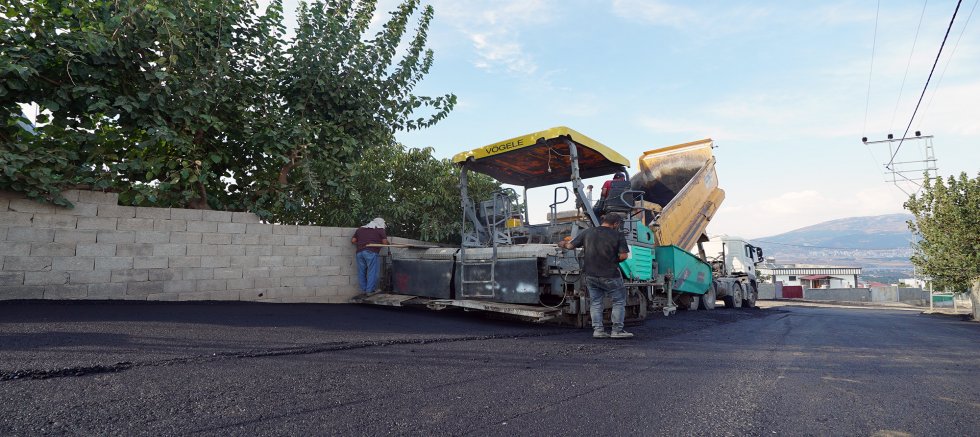 KAHRAMANMARAŞ BÜYÜKŞEHİR, ASFALT MESAİSİNİ YENİ HAFTADA 20 FARKLI NOKTADA SÜRDÜRECEK