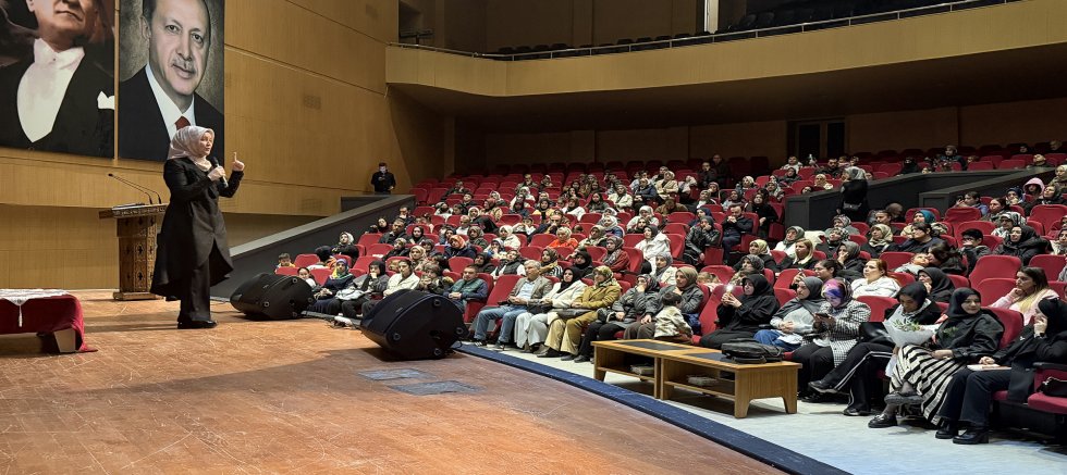 KAHRAMANMARAŞ BÜYÜKŞEHİR’DEN KADINLAR GÜNÜ’NDE ANLAMLI SÖYLEŞİ; KADININ AİLE VE TOPLUMDAKİ ÖNEMİ KONUŞULDU
