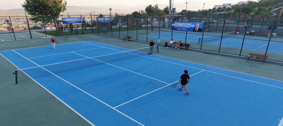 KAHRAMANMARAŞ BÜYÜKŞEHİR’İN ÖDÜLLÜ TURNUVASINDA 180 SPORCU ŞAMPİYONLUK İÇİN TER DÖKÜYOR