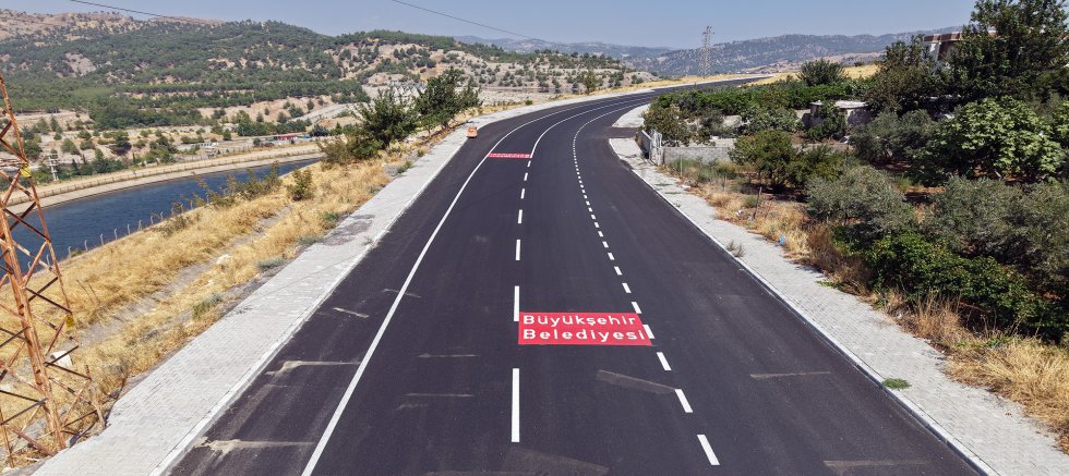 KAHRAMANMARAŞ BÜYÜKŞEHİR, SARIÇUKUR YOLUNU TAMAMEN YENİLEDİ