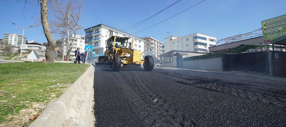 KAHRAMANMARAŞ BÜYÜKŞEHİR YOL YENİLEMELERİNİ DURMAKSIZIN SÜRDÜRÜYOR