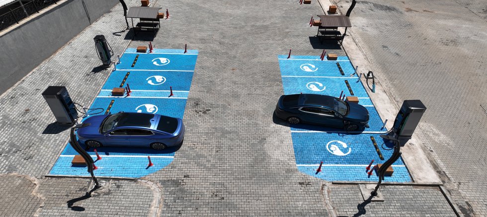 KAHRAMANMARAŞ BÜYÜKŞEHİRDEN ELEKTRİKLİ ARAÇ ŞARJ ALTYAPISINDA TÜRKİYE’YE ÖRNEK YATIRIMLAR