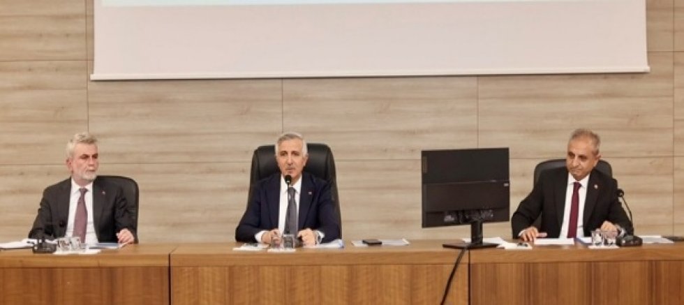 KAHRAMANMARAŞ ESNAFINA MÜJDE! VALİ ÜNLÜER 1 MİLYON 300 BİN TL’LİK KREDİ DESTEĞİNİ AÇIKLADI