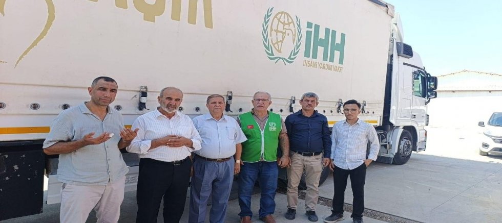 KAHRAMANMARAŞ İHH’DAN SUSUZ COĞRAFYALARA İKİ TIR SU YARDIMI
