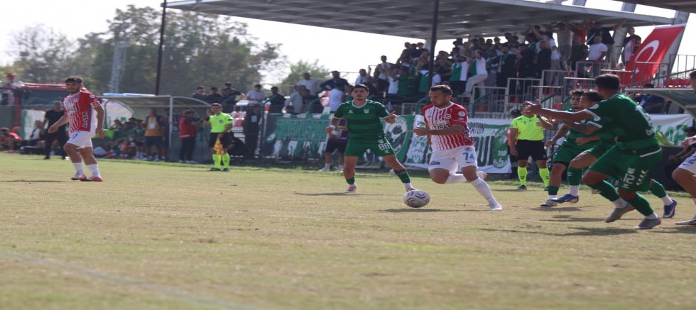 KAHRAMANMARAŞ İSTİKLALSPOR, SON DAKİKADA KENDİ KALESİNE ATILAN GOLLE YIKILDI