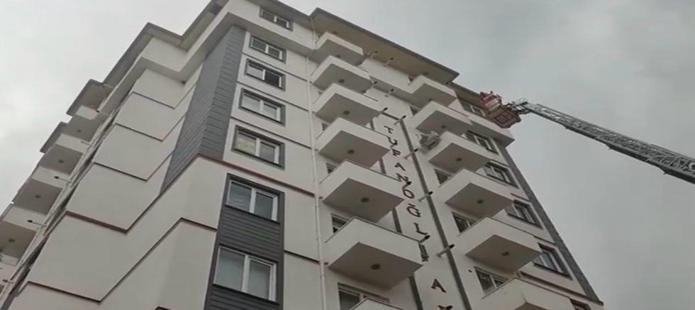 KAHRAMANMARAŞ’TA 10 KATLI BİNADA YANGIN