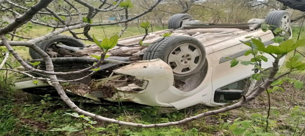 KAHRAMANMARAŞ’TA HAFİF TİCARİ ARAÇ TAKLA ATTI: 1 YARALI