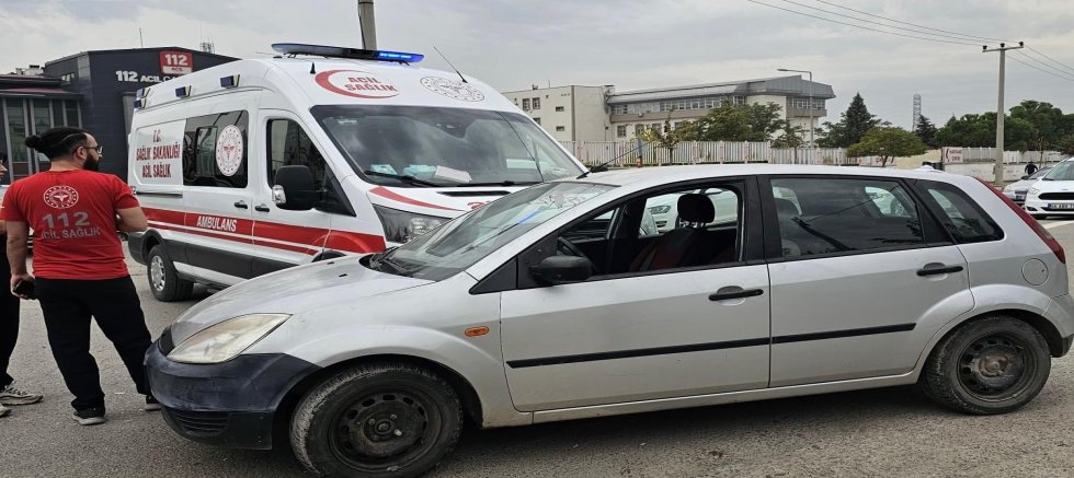 KAHRAMANMARAŞ’TA OTOMOBİL İLE AMBULANS ÇARPIŞTI
