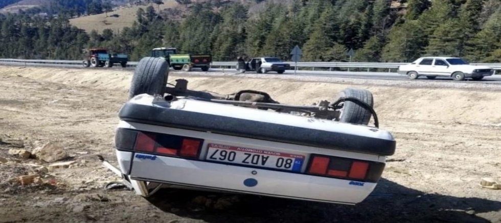 KAHRAMANMARAŞ’TA OTOMOBİL TAKLA ATTI: 1 KİŞİ YARALANDI