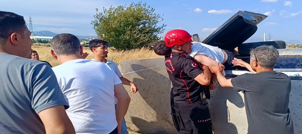 KAHRAMANMARAŞ’TA OTOMOBİL TAKLA ATTI: 2 YARALI