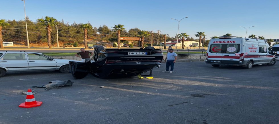 KAHRAMANMARAŞ’TA OTOMOBİL TERS DÖNDÜ: 1 YARALI