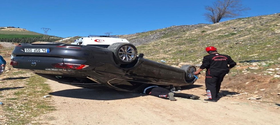 KAHRAMANMARAŞ’TA OTOMOBİL UÇURUMA YUVARLANDI: 1 YARALI