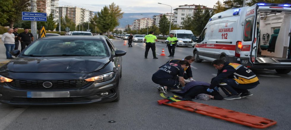 KAHRAMANMARAŞ’TA OTOMOBİLİN ÇARPTIĞI KADIN YARALANDI