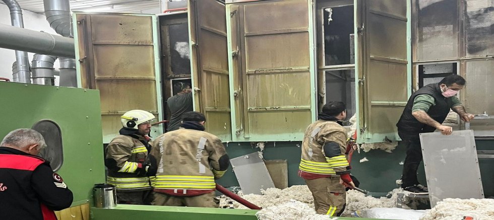 KAHRAMANMARAŞ’TA TEKSTİL FABRİKASINDA YANGIN