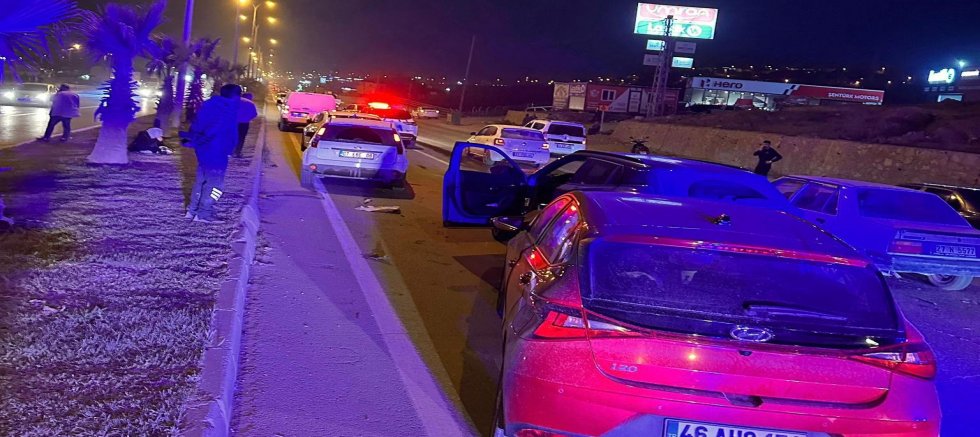 KAHRAMANMARAŞ’TA ZİNCİRLEME KAZA: 5 YARALI