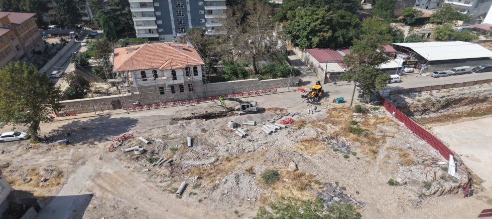 KASKİ, VAKIF TARLA CADDESİ’NDE ALTYAPIYI YENİLİYOR