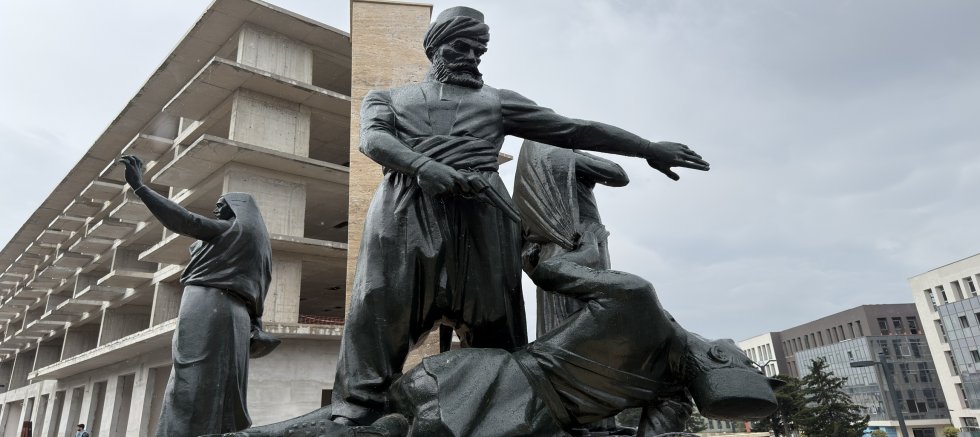 KIBRIS MEYDANI’NDAKİ ANIT YENİDEN AİT OLDUĞU YERDE