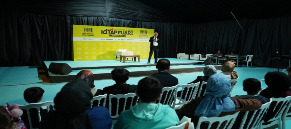 KİTAP FUARI’NDA ÇOCUKLARIN DİJİTAL DÜNYASI KONUŞULDU