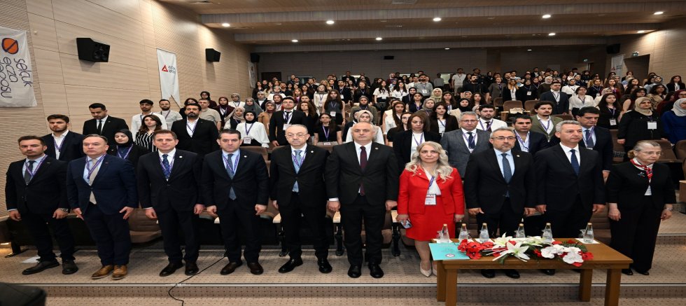 KSÜ, ECZACILIK KONGRESİNE EV SAHİPLİĞİ YAPTI