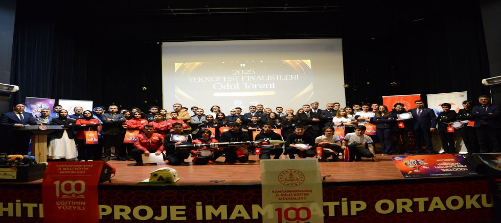 KSÜ YÖNETİMİ TEKNOFEST BAŞARISINI PAYLAŞAN ÖĞRENCİLERİN ÖDÜL TÖRENİNE KATILDI