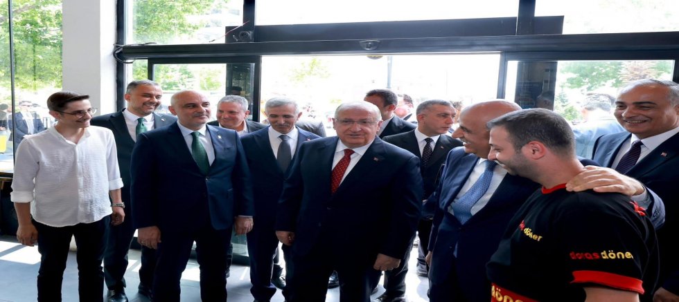 MİLLİ SAVUNMA BAKANI YAŞAR GÜLER KAHRAMANMARAŞ’TA TEMASLARDA BULUNDU