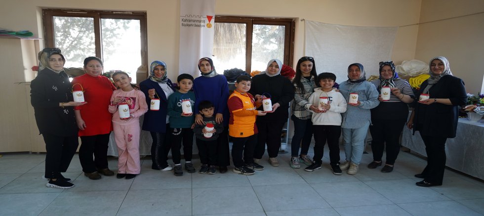 MİNİK ELLER RAMAZAN KANDİLİ TASARLADI